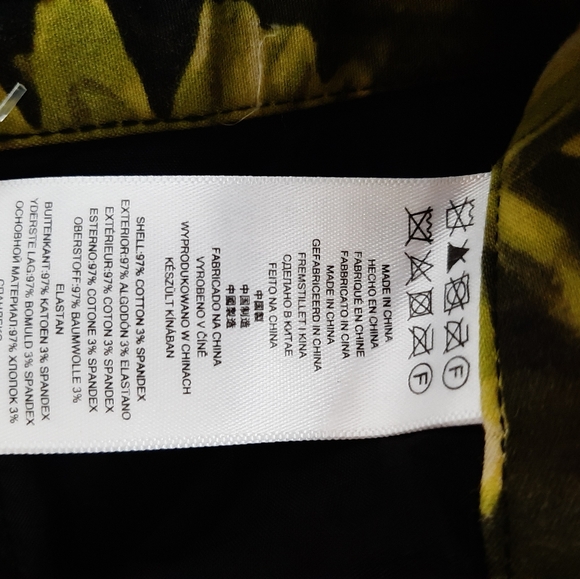 Michael Kors Black Floral skirt - Picture 4 of 6